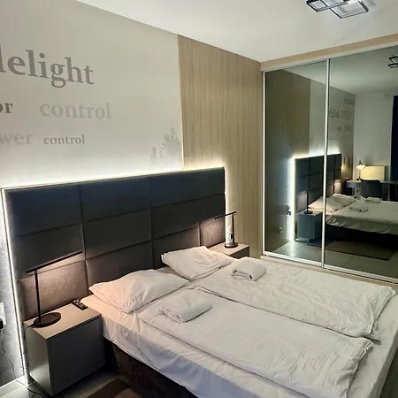 Premium In Lesny Zakatek Appartamento *